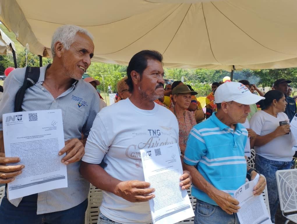Entregados 147 títulos de adjudicación de tierras a campesinos del municipio Zamora