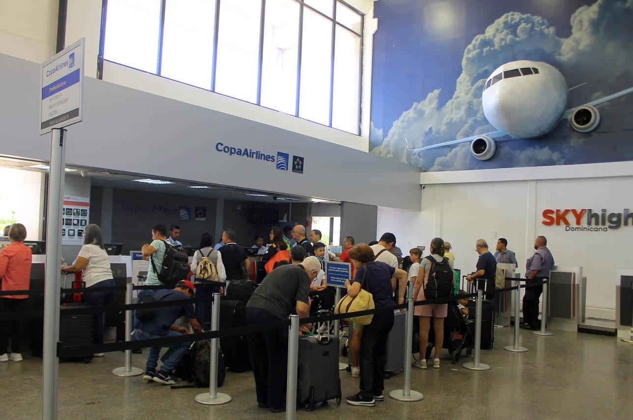 Más de 10 mil pasajeros se han movilizado por el Aeropuerto “Arturo Michelena” en estas vacaciones