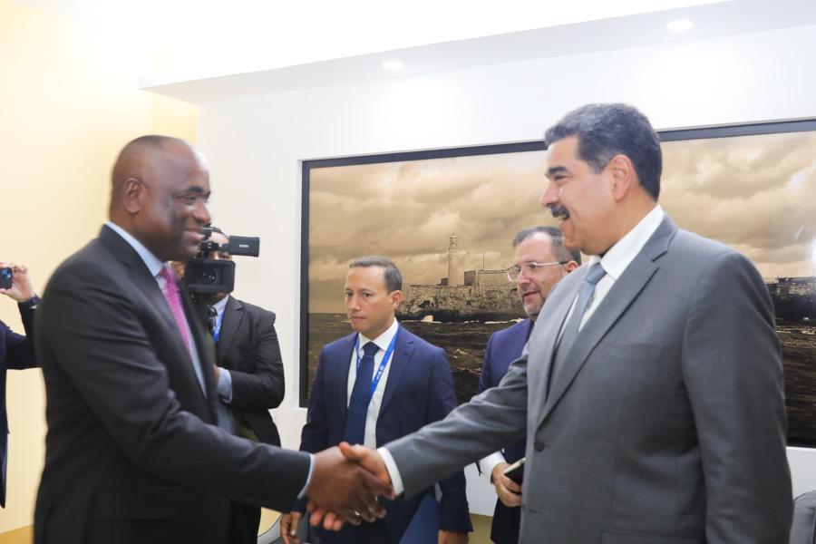 Presidente se reúne con Primer Ministro de la Mancomunidad de Dominica, Roosevelt Skerrit