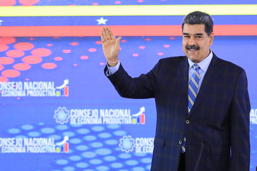 President Maduro meets with the National Council of Productive Economy