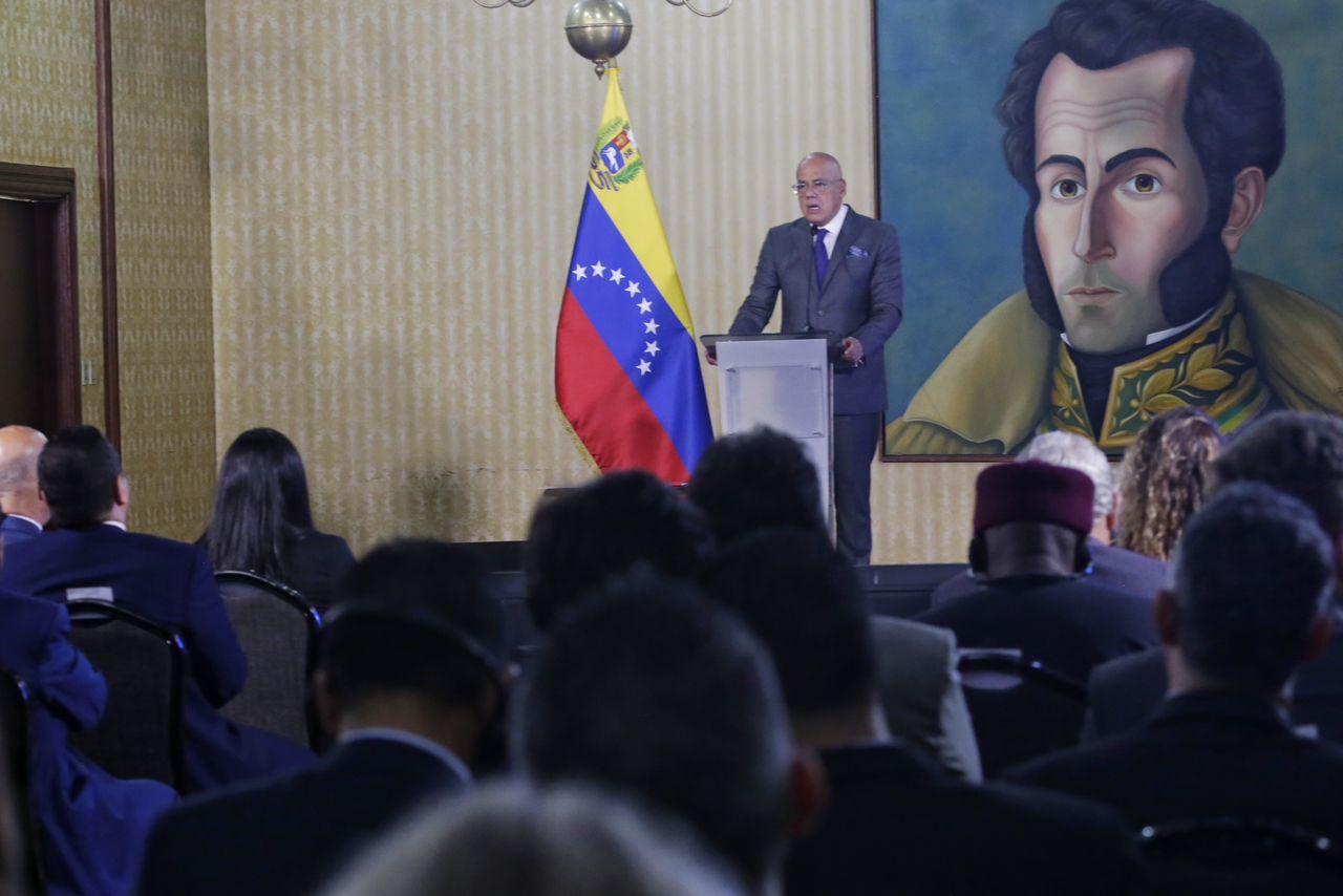 Cuerpo diplomático de Venezuela recibe pruebas sobre fraudulento evento de primarias