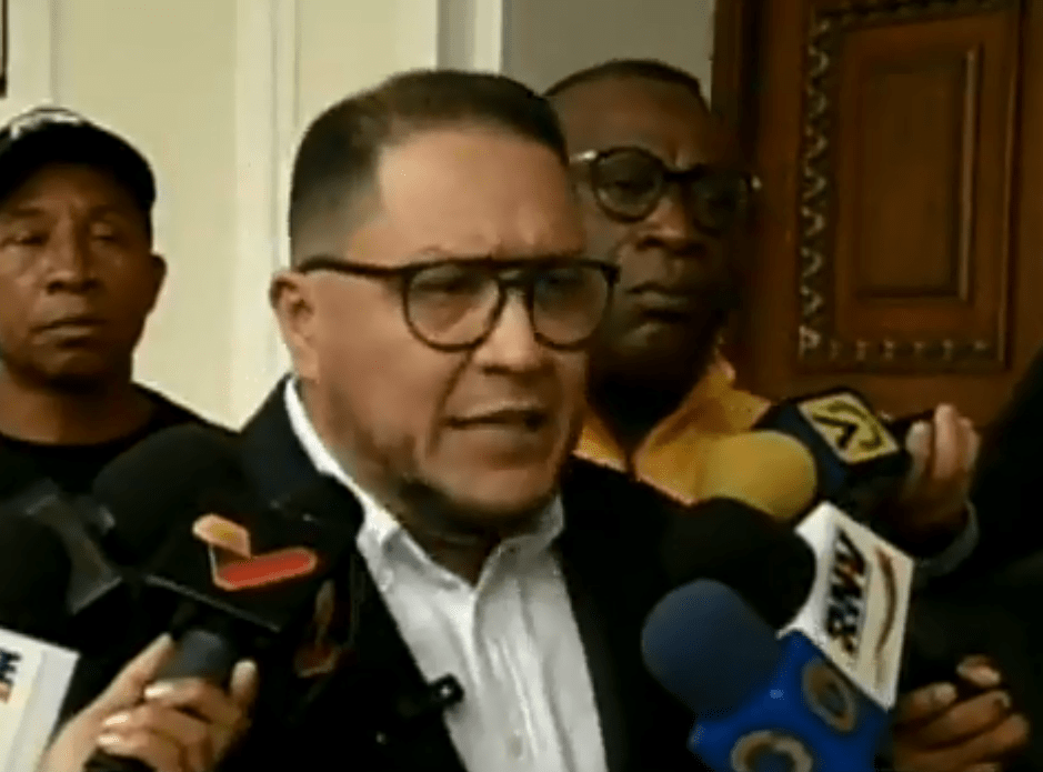Diputado José Brito rechaza que sectores extremistas procuran la violencia o el fraude para llegar al poder