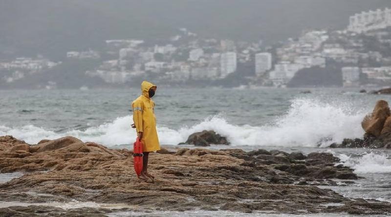 Tormenta tropical Lidia se fortalece en costas de México