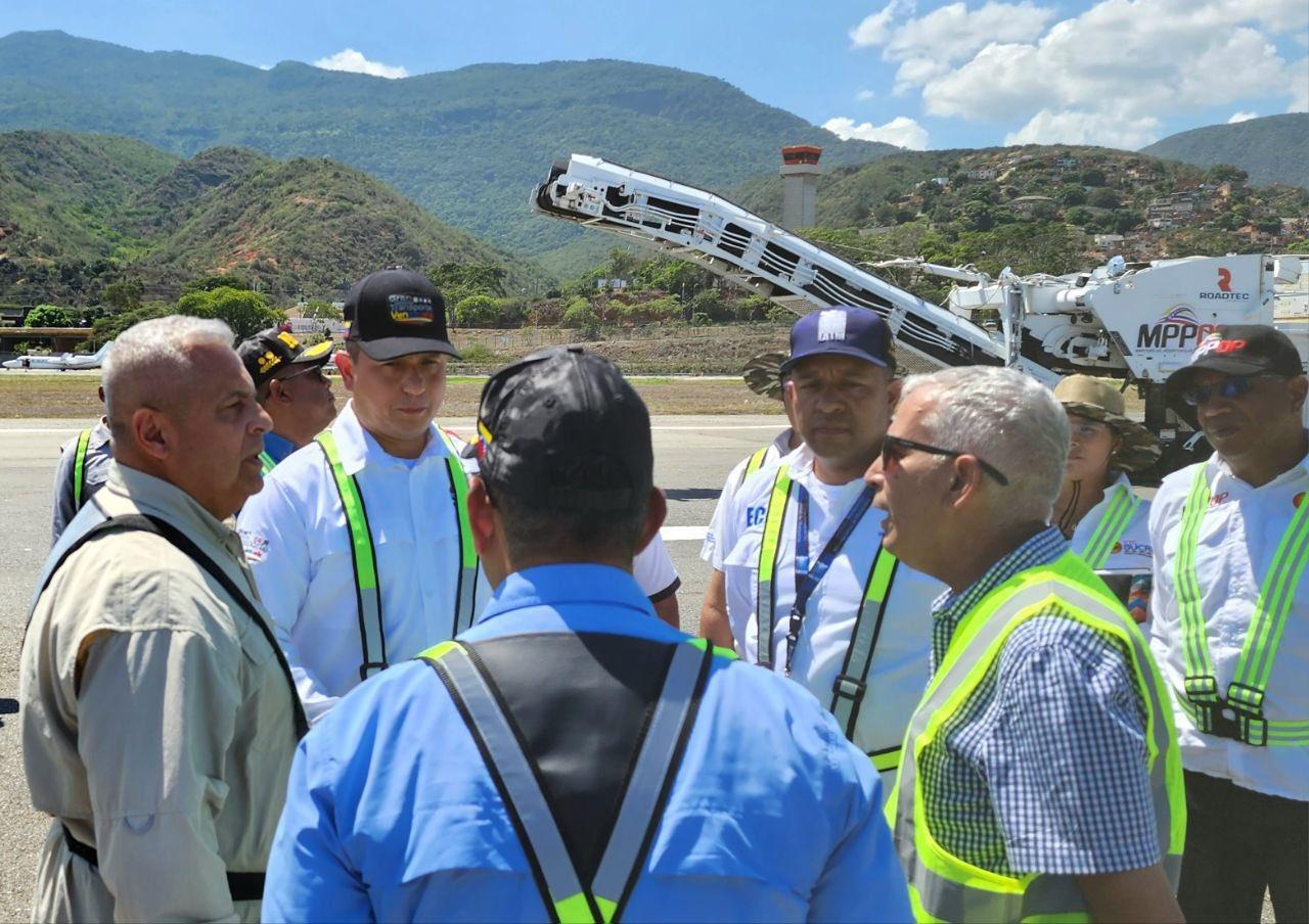 Inspeccionan obras en Aeropuerto Internacional Simón Bolívar