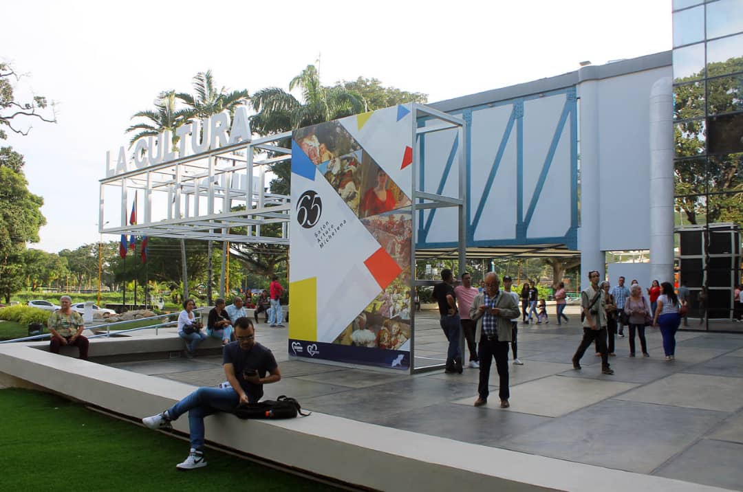Visitantes aprecian nuevas tendencias del arte venezolano en el 65 Salón Arturo Michelena