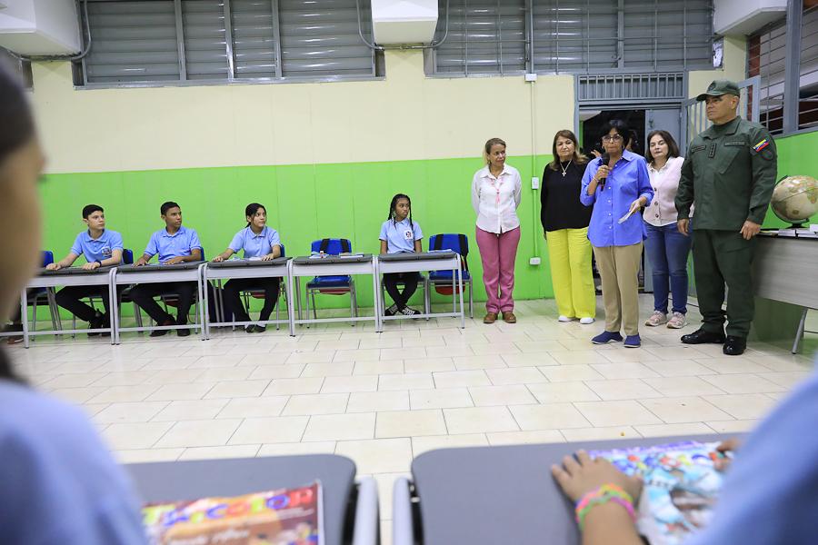 Gobierno Bolivariano inicia entrega de 235 unidades educativas totalmente recuperadas