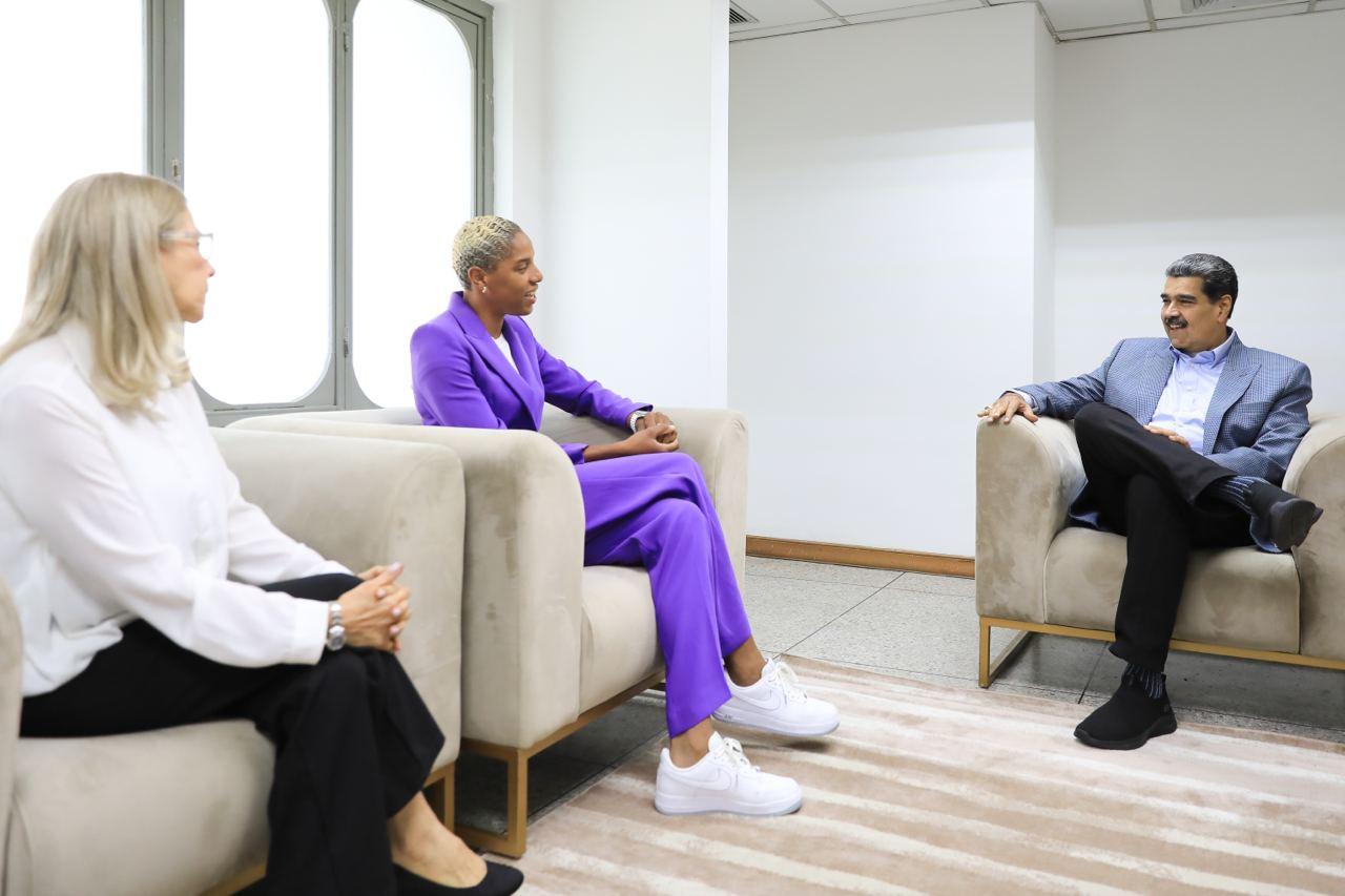 Presidente Nicolás Maduro se reencuentra con la Reina del Triple Salto