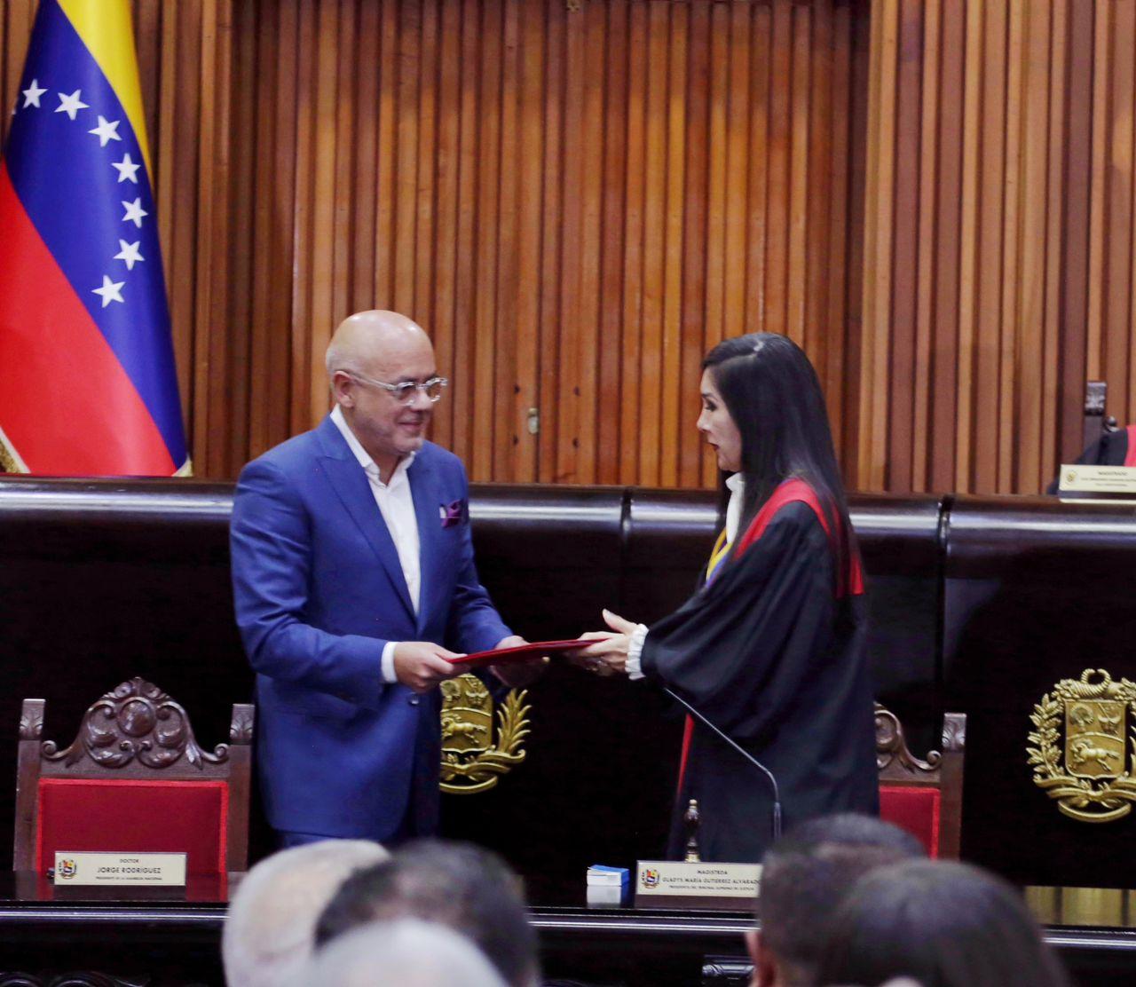 AN presenta recurso de amparo ante el TSJ en defensa del Referendo Consultivo