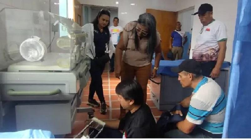Realizan entrega de equipos médicos al Consultorio Popular Santa Ana