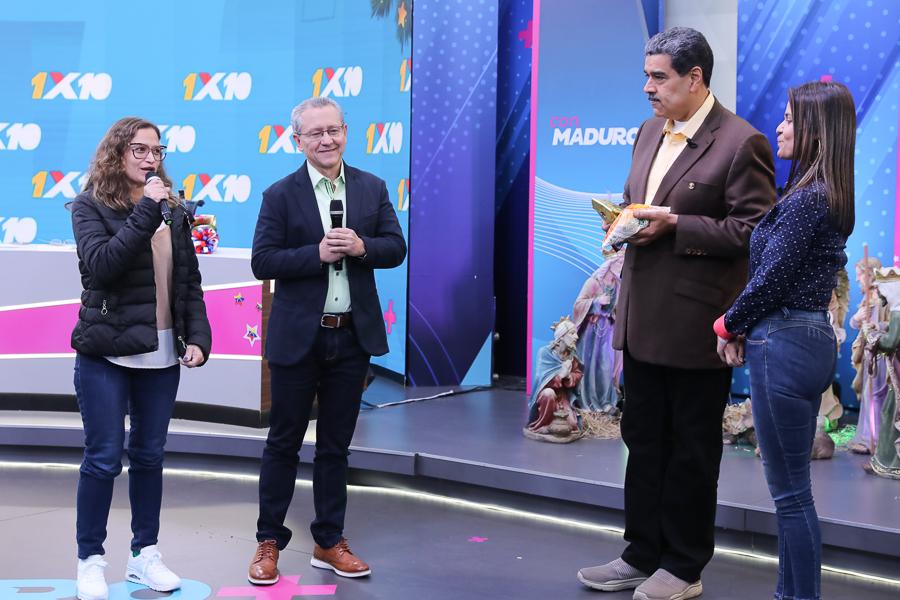 Presidente Maduro entregó certificado 2 millones del hito del 1×10 del Buen Gobierno