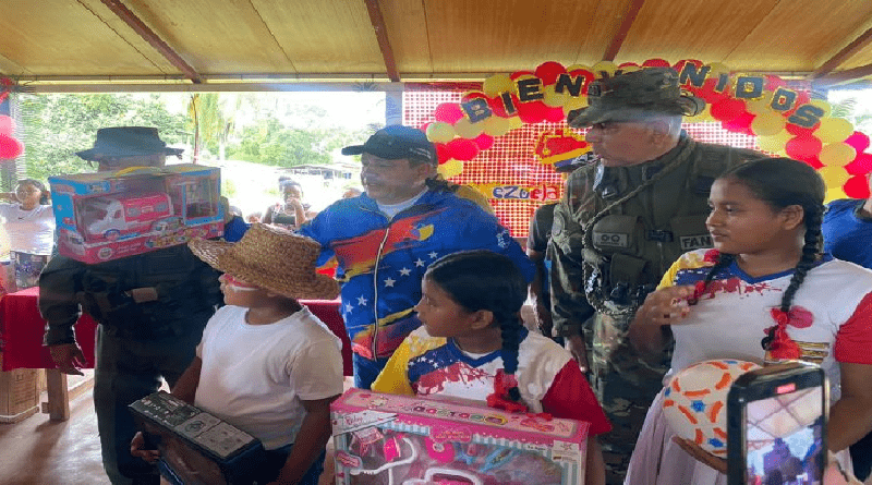 Entregan regalos a más de tres mil niños de la Guayana Esequiba