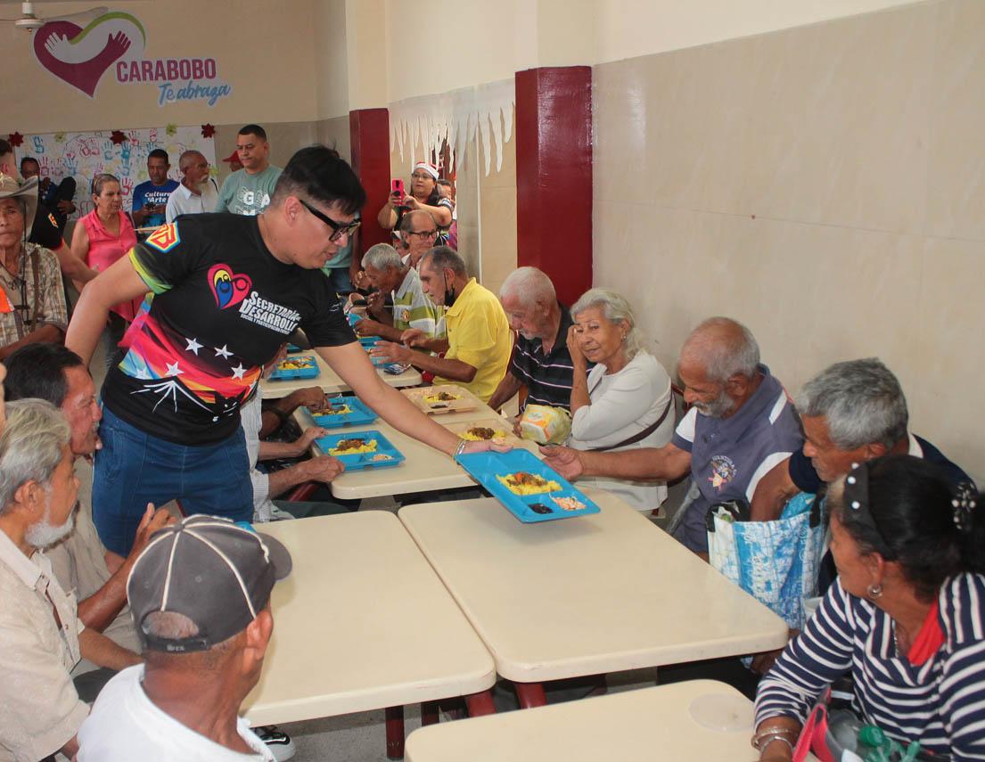 Más de 350 adultos mayores atendidos en Jornada Social en el Comedor «Ernesto Vogeler» de Valencia