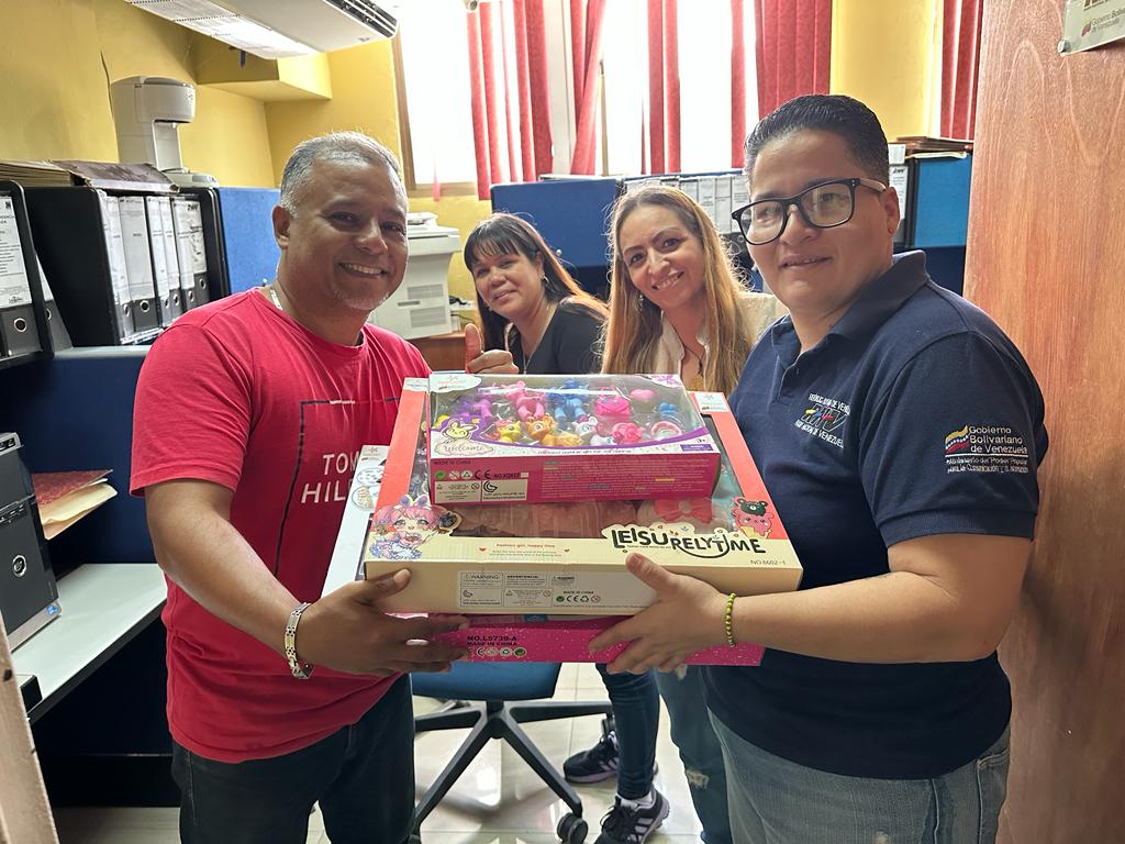 RNV hace entrega de juguetes a niños y niñas de sus trabajadores