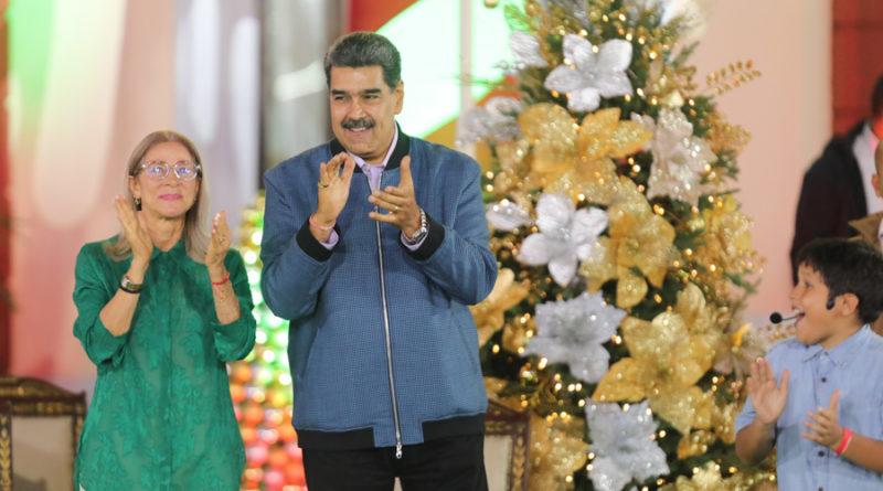 President Maduro calls for times of reunion and family unity at Christmas