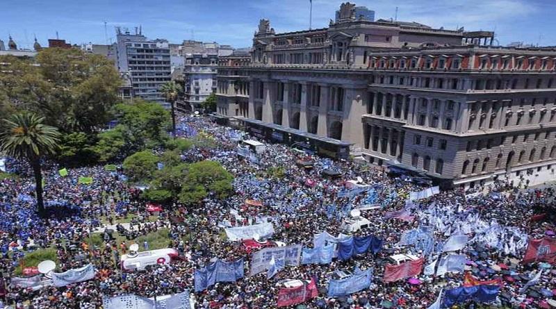 Justicia de Argentina suspende reformas laborales impulsadas por Milei