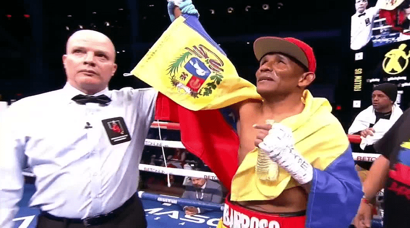 Ismael Barroso enaltece a Venezuela al titularse Campeón Mundial Interino peso superligero