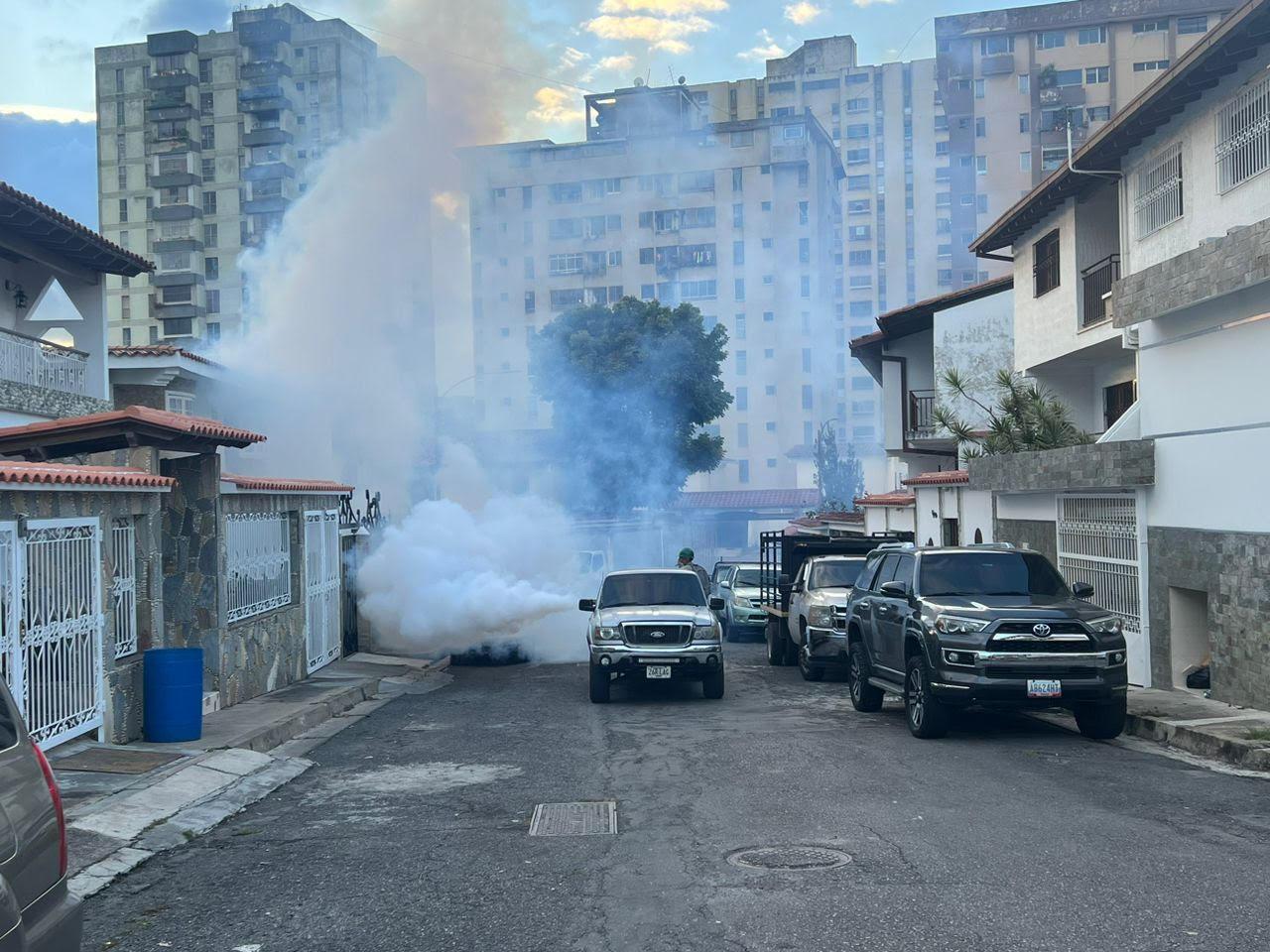 Jornadas de fumigación y abatización contra  el dengue han llegado a más de 100 sectores en Los Teques