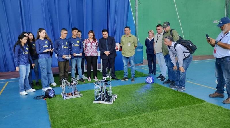 Presentan proyecto de robótica educativa en el estado Zulia
