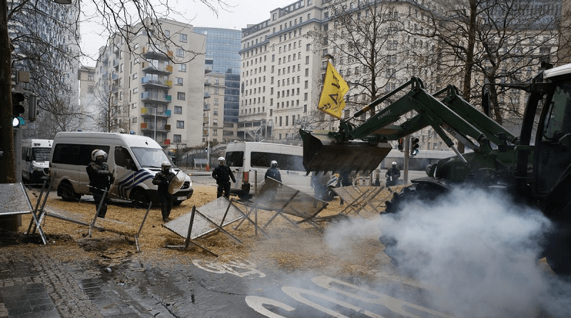 Campesinos europeos vuelven a tomar las calles en Bélgica