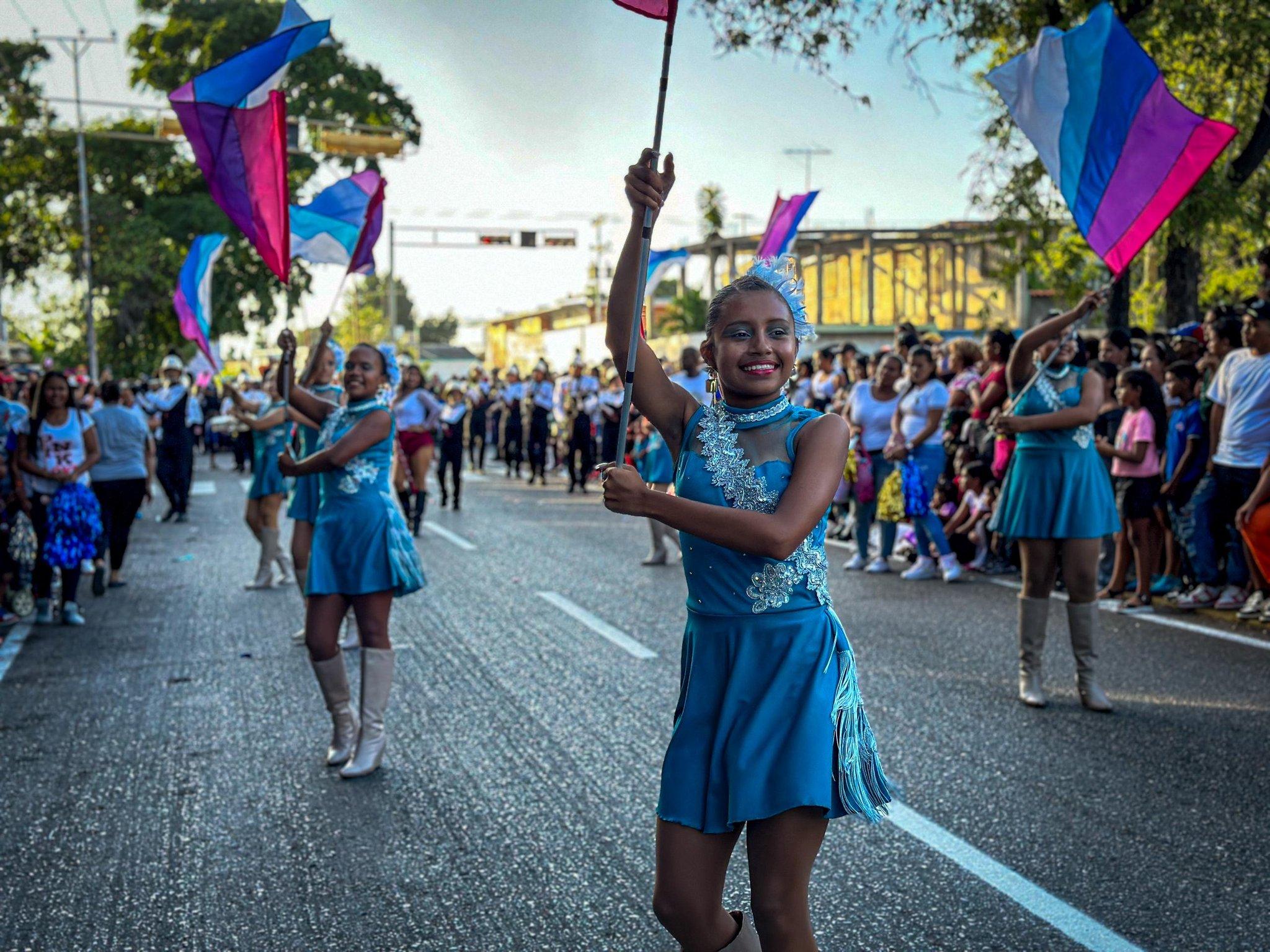 Familia venezolana disfruta de espacios culturales y turísticos en Carnaval