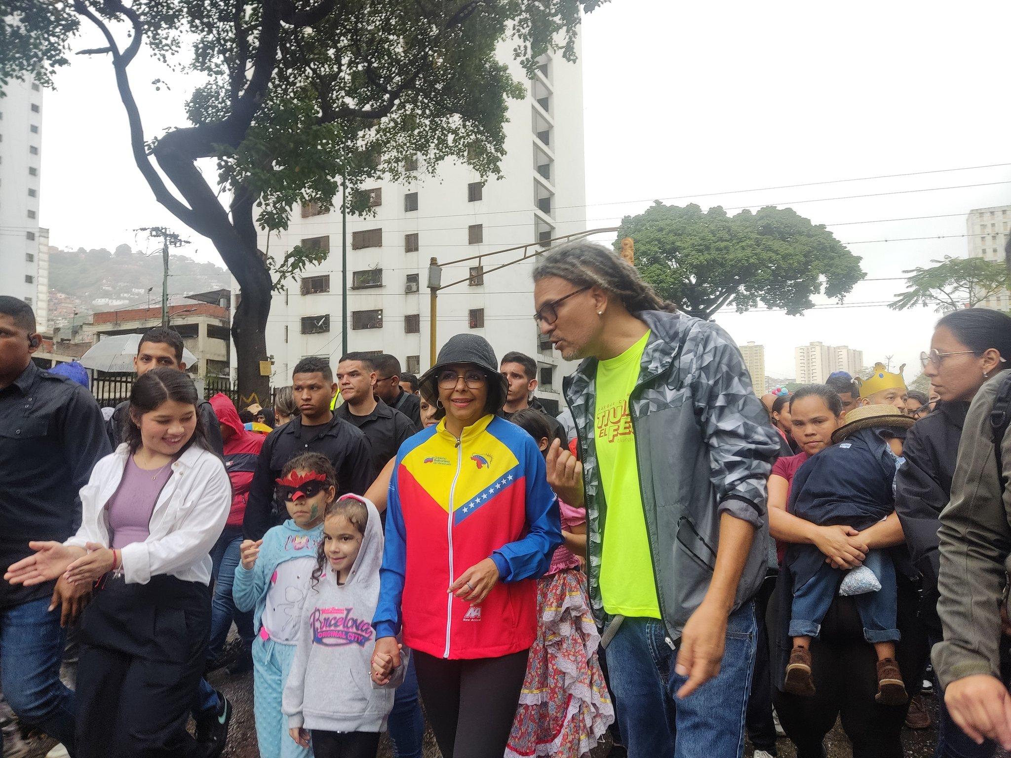 Inician Gran Caravana de Carnaval en Caracas