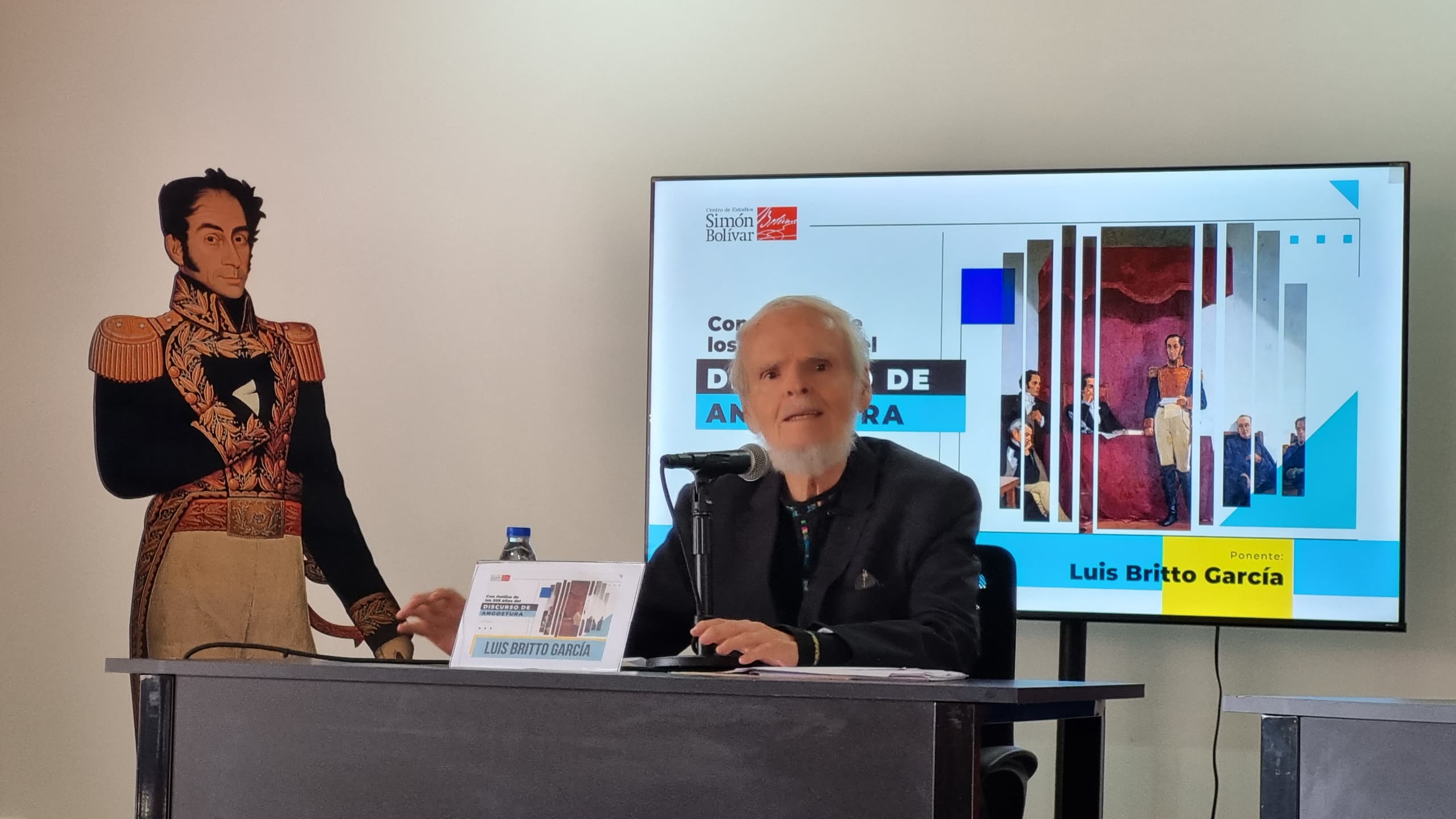 Luis Britto García resaltó vigencia del Discurso de Angostura y del proyecto bolivariano