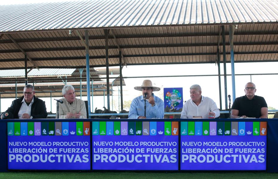 Venezuela produces 97% of the food for its internal consumption