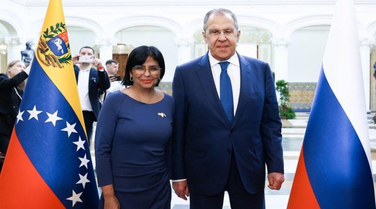 Vicepresidenta Delcy Rodríguez recibe a Canciller Serguéi Lavrov
