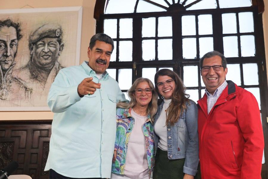 Chávez united the country in a national sentiment