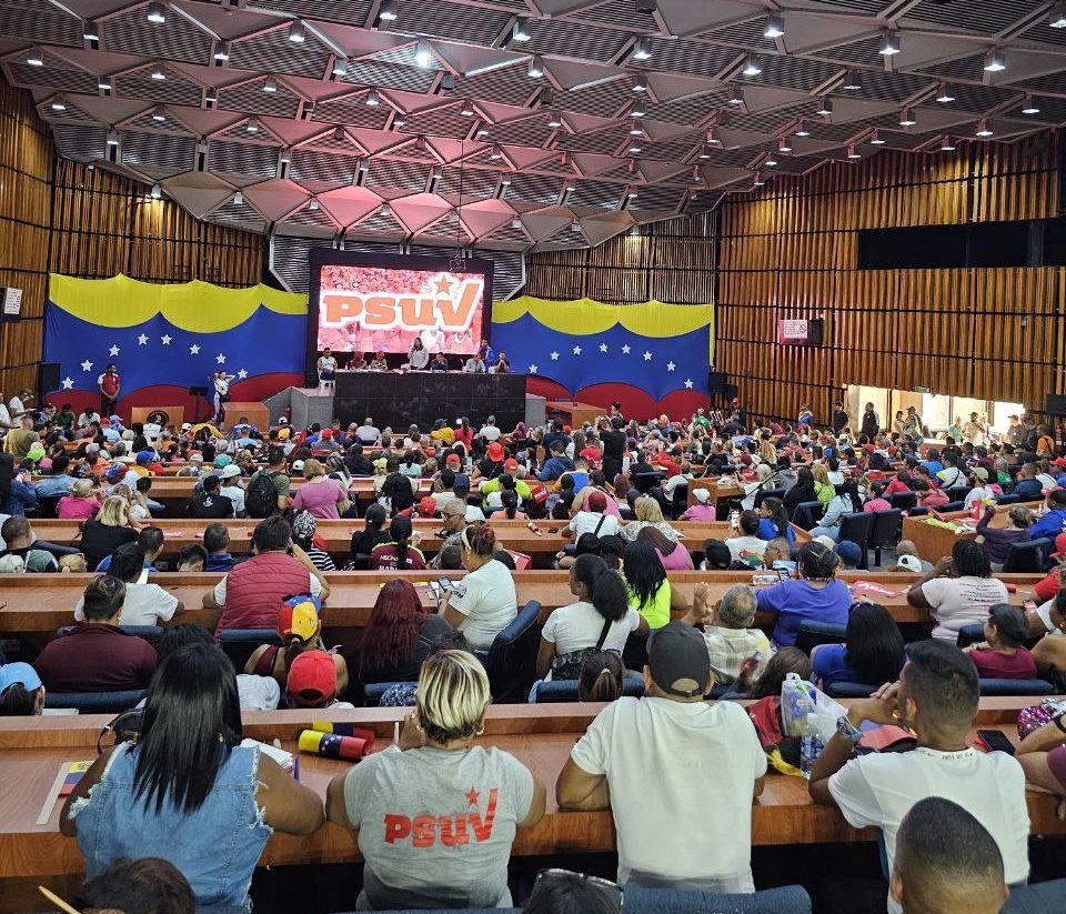 PSUV se movilizará para acompañar inscripción de candidatura del Presidente Maduro