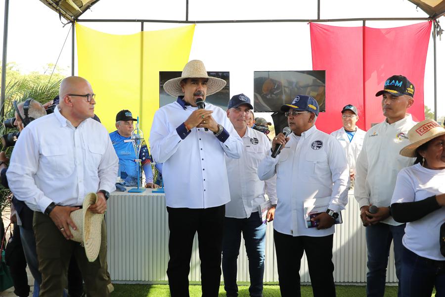 Presidente Maduro inspeccionó trabajos de recuperación del Lago de Maracaibo y ratificó su compromiso con su saneamiento