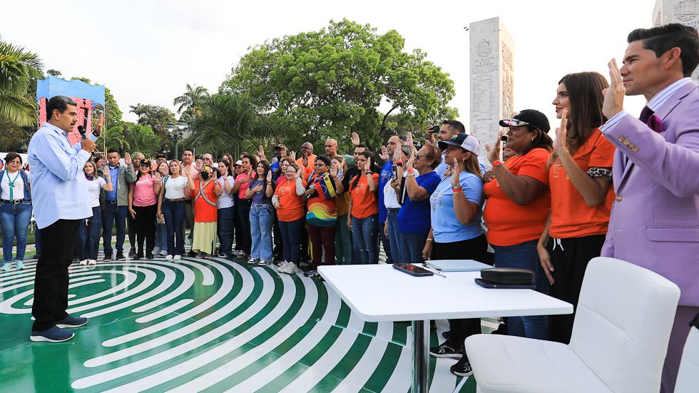 Presidente Maduro juramenta al equipo nacional promotor del Gran Voluntariado para la Transformación del Futuro