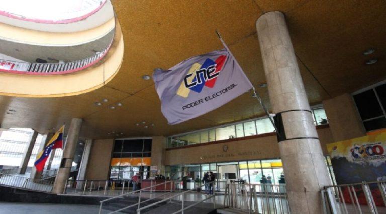 Podemos y PCV postulan candidatura del presidente Maduro ante el CNE