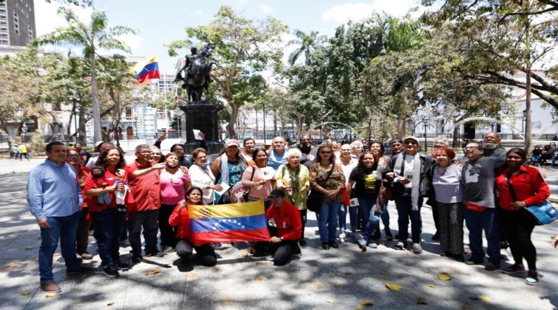 Gobierno Bolivariano felicita a los artesanos y artesanas en su día