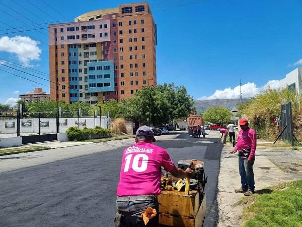 Plan de vialidad del Gobierno Nacional colocó 750 toneladas de asfalto en Mañongo durante primer trimestre del año