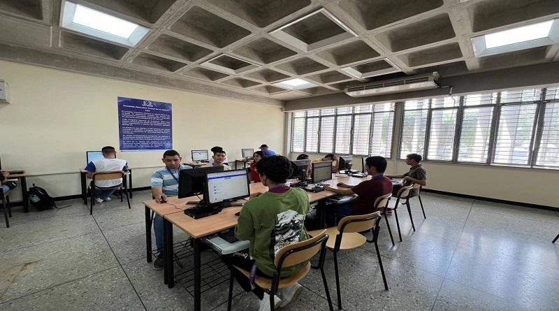Estudiantes celebran rehabilitación de la Universidad Politécnica Territorial en Lara
