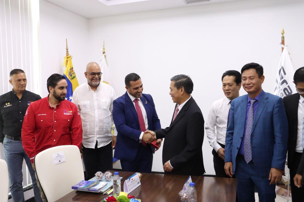 La Guaira y Hai Phong evalúan desarrollo en el marco de la ZEE