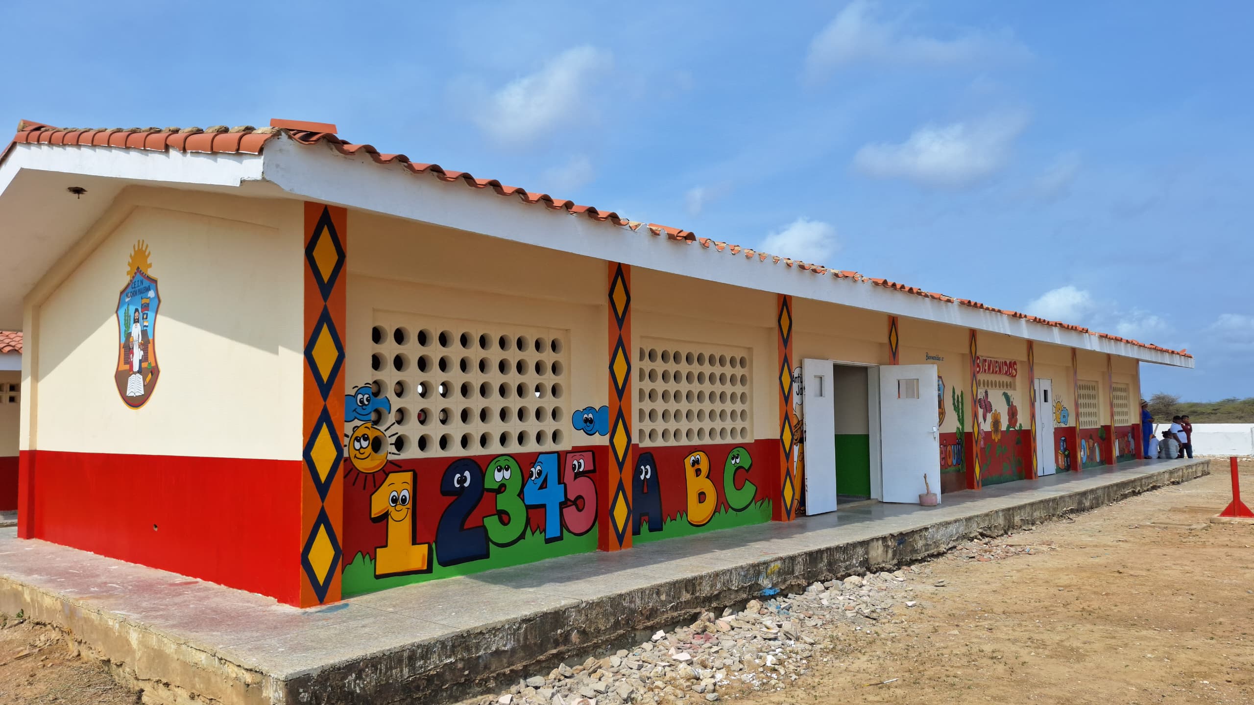 En el municipio Guajira rehabilitan planteles educativos