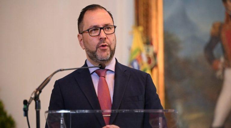 Canciller Gil rechaza injerencia de EE.UU. en la industria petrolera de Venezuela