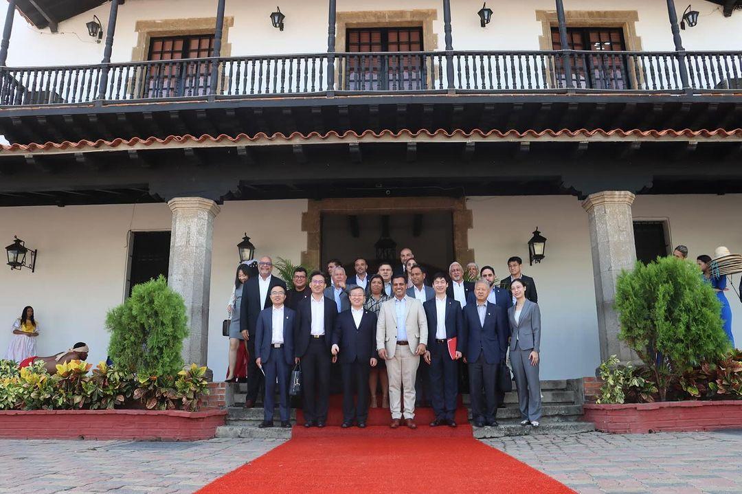 Gobernador Terán sostuvo encuentro con Ministro de Comercio de China Wang Shouwen
