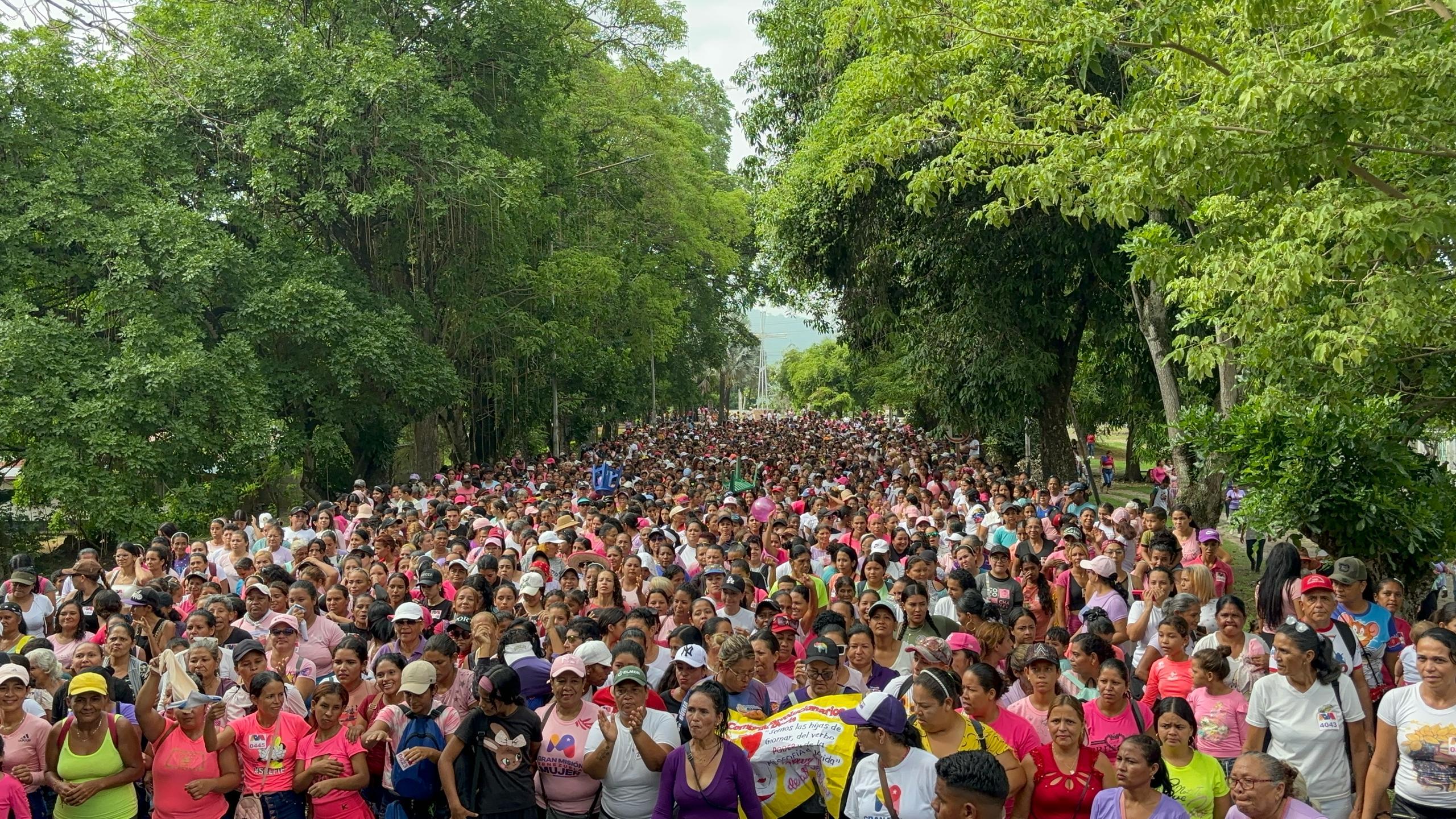 4 mil mujeres larenses disfrutaron en la caminata “Madres Virtuosas”
