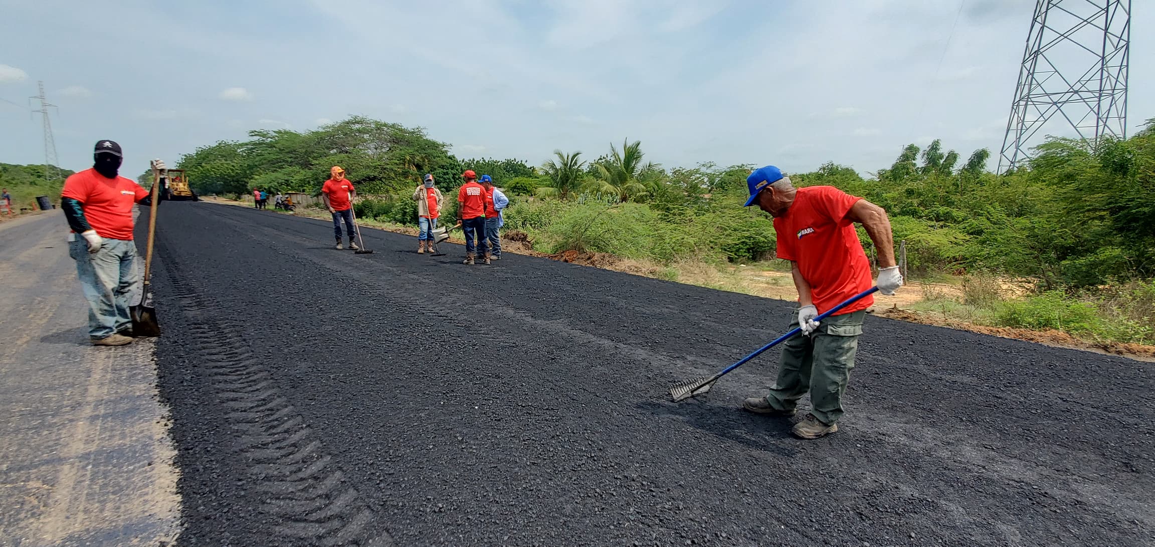 Dos comunidades del pueblo Wayuu son beneficiadas con el Plan de Asfaltado