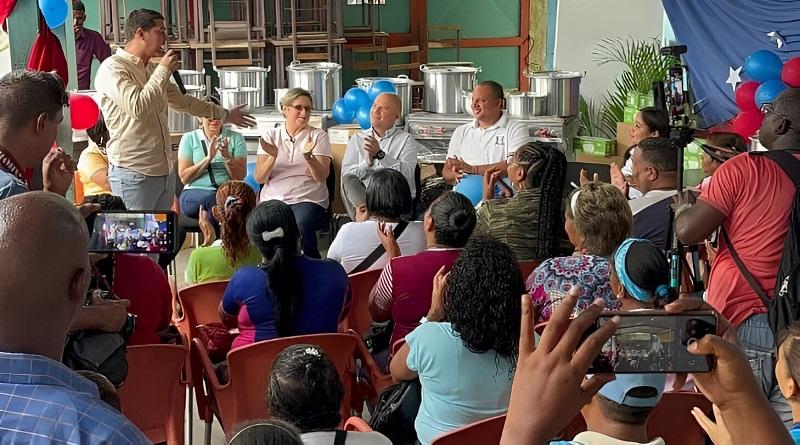 Escuelas del municipio Acevedo en Miranda reciben dotación por Sistema 1×10 del Buen Gobierno