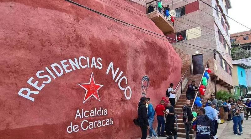 Entregan nuevas viviendas a familias en La Vega