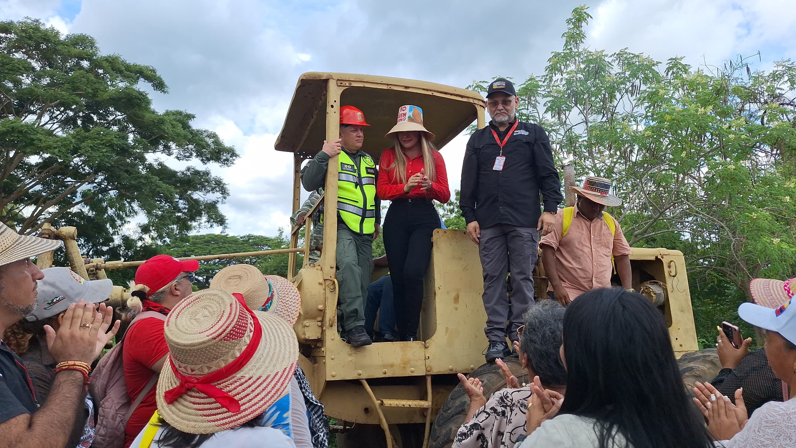 En Guajira inician recuperación de la vialidad agrícola en comunidades indígenas