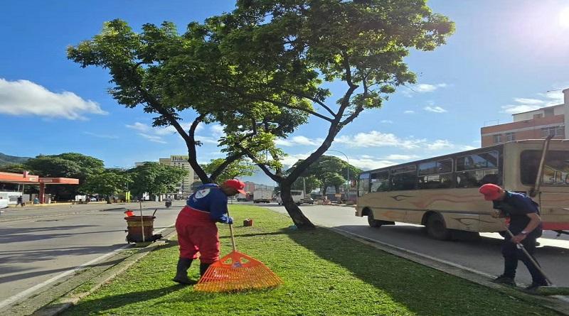 Plan Caracas Bella realiza jornada de limpieza en la Intercomunal Valle-Coche