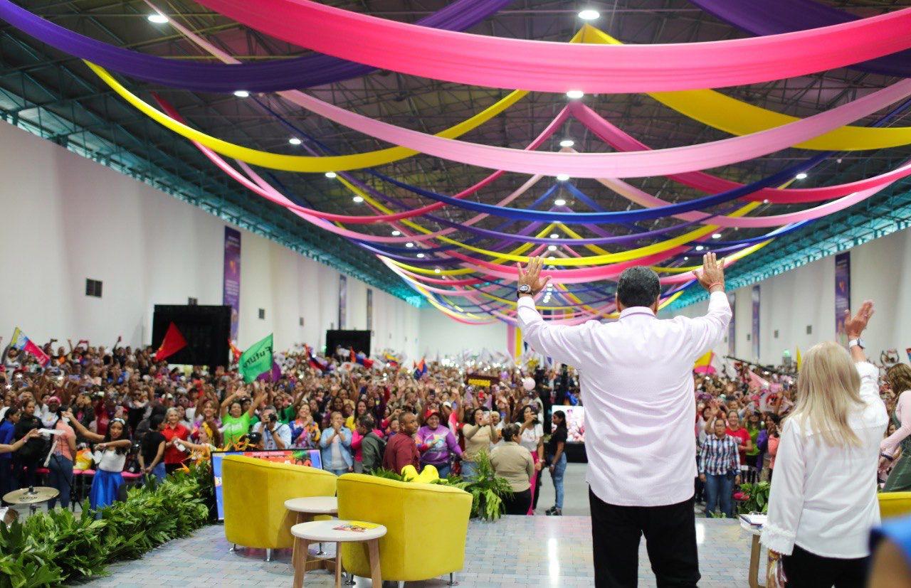 Gobierno Bolivariano entrega más de 285 mil financiamientos a mujeres emprendedoras