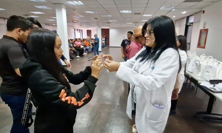 A través de la VenApp del 1X10 del Buen Gobierno se han entregado 210 lentes correctivos en el Zulia