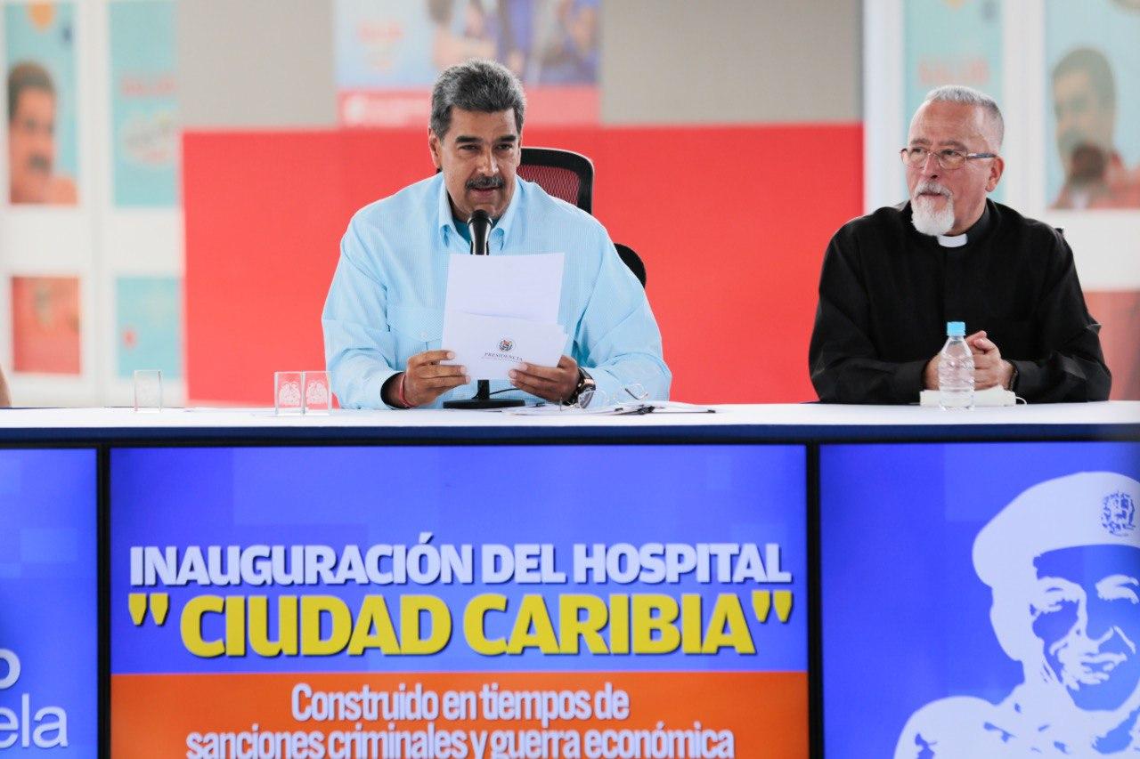 Inició el camino de la construcción de hospitales comunitarios en todo el país