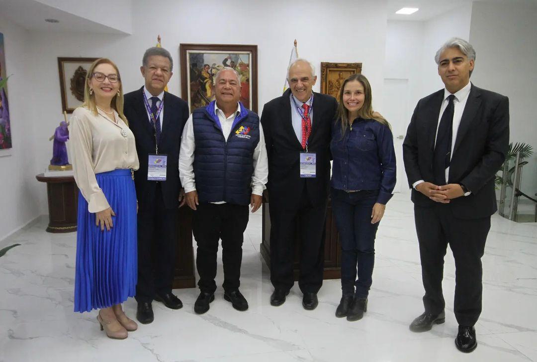 Poder Electoral recibe la visita de los ex mandatarios de Colombia y República Dominicana